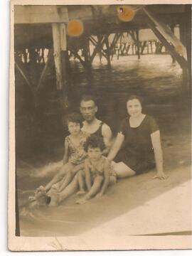 Familia en la playa