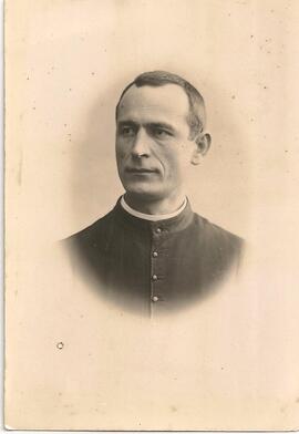 Sacerdote no identificado